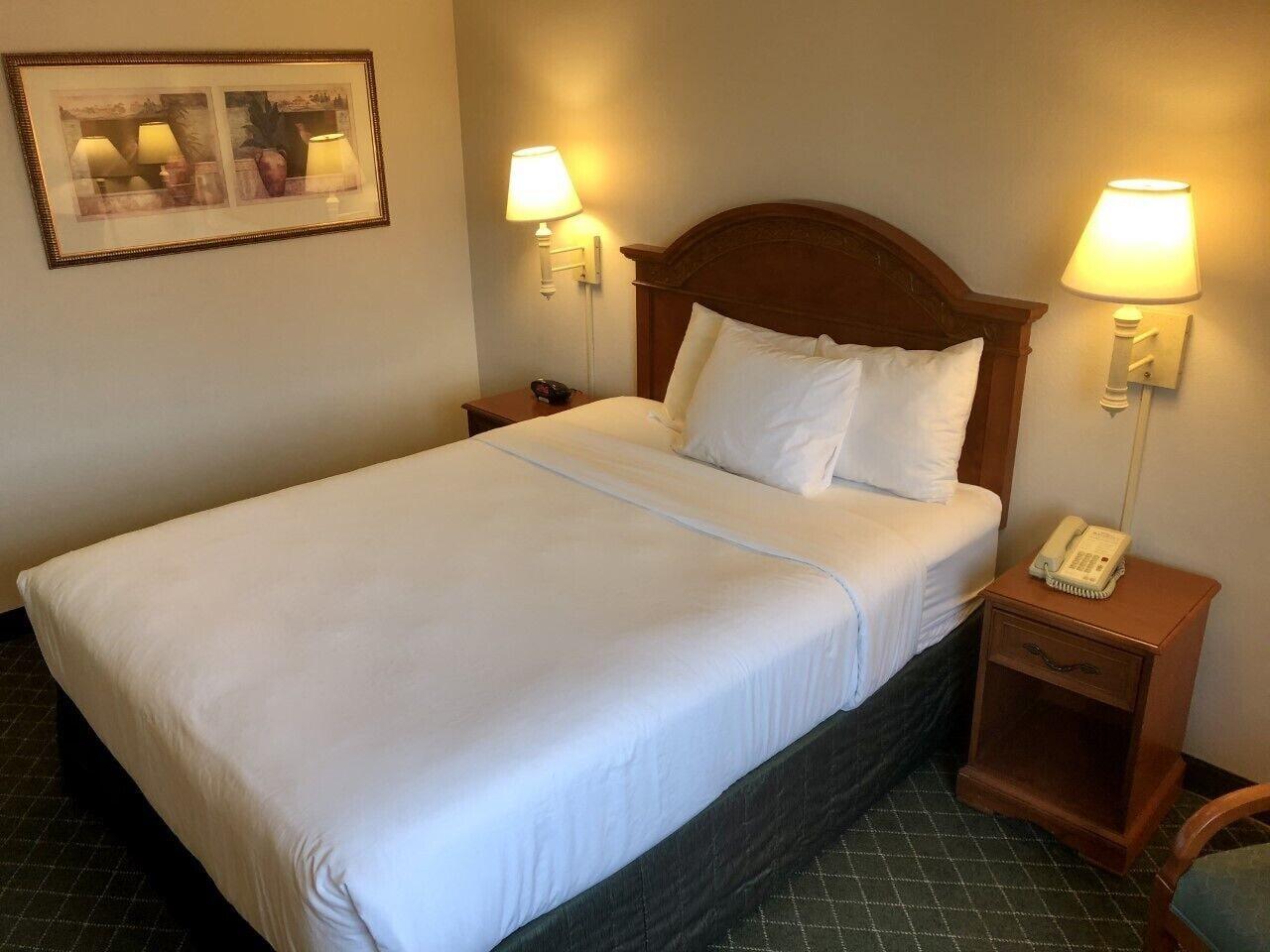 Baymont Inn & Suites By Wyndham Bellingham Bagian luar foto
