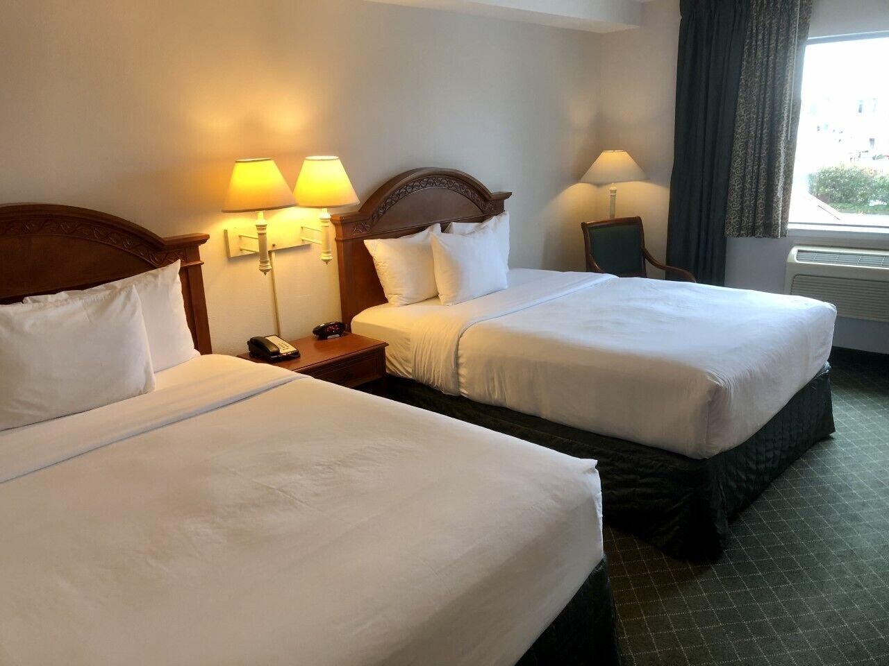 Baymont Inn & Suites By Wyndham Bellingham Bagian luar foto