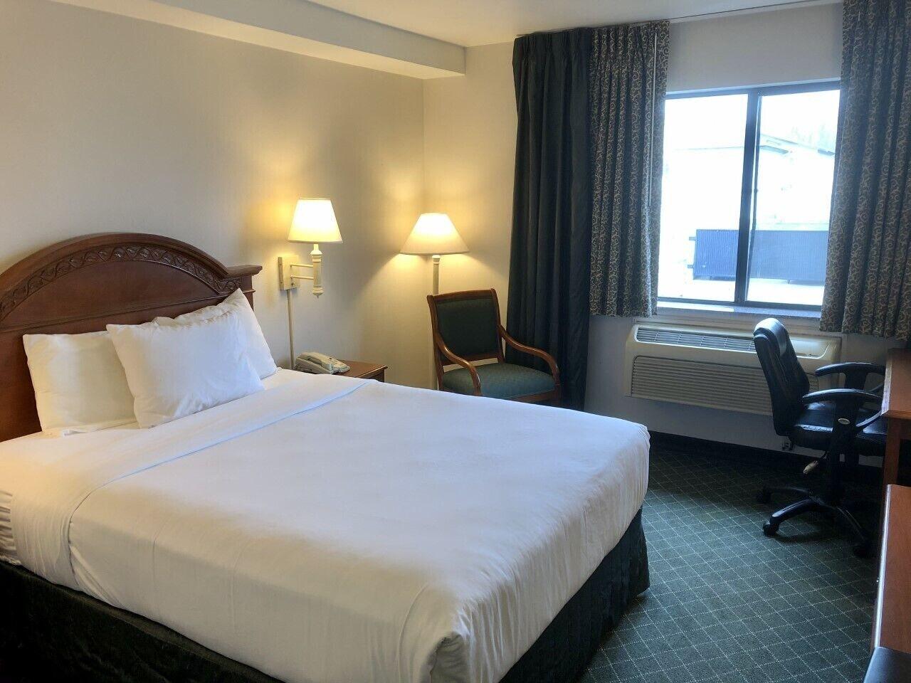 Baymont Inn & Suites By Wyndham Bellingham Bagian luar foto