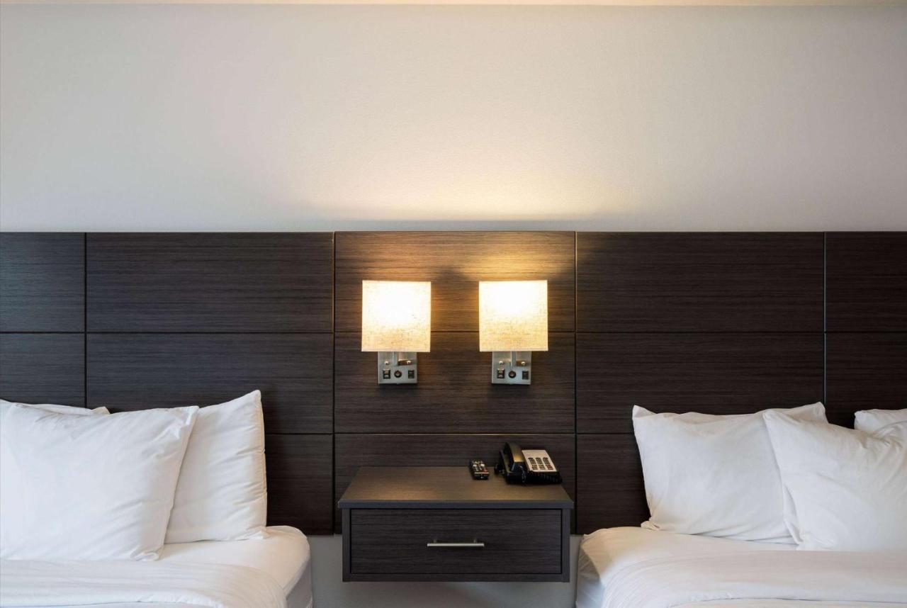 Baymont Inn & Suites By Wyndham Bellingham Bagian luar foto