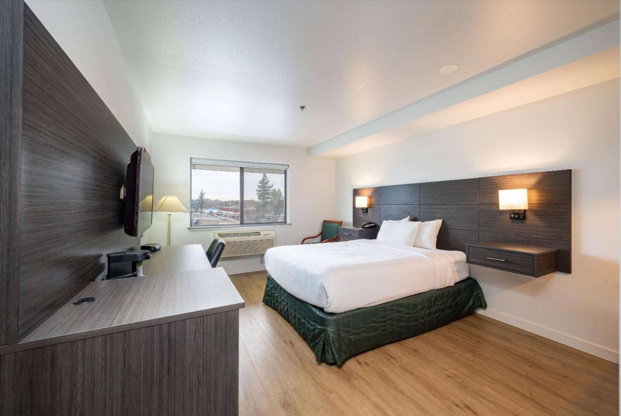 Baymont Inn & Suites By Wyndham Bellingham Bagian luar foto
