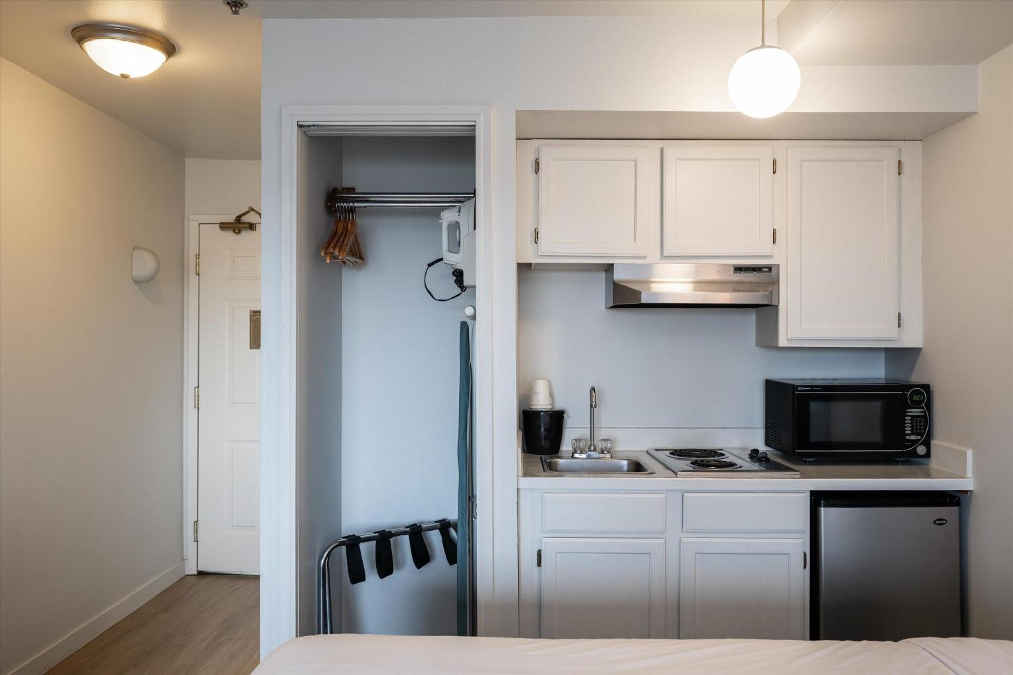 Baymont Inn & Suites By Wyndham Bellingham Bagian luar foto