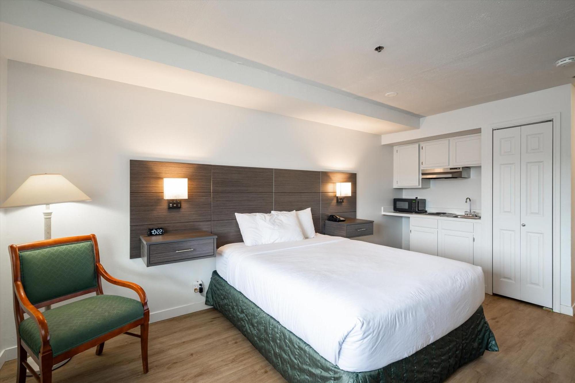 Baymont Inn & Suites By Wyndham Bellingham Bagian luar foto