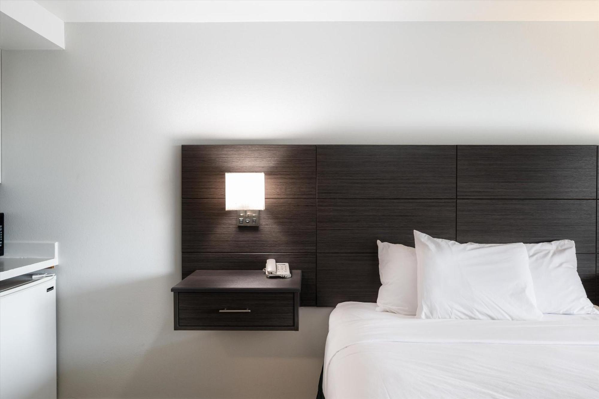 Baymont Inn & Suites By Wyndham Bellingham Bagian luar foto