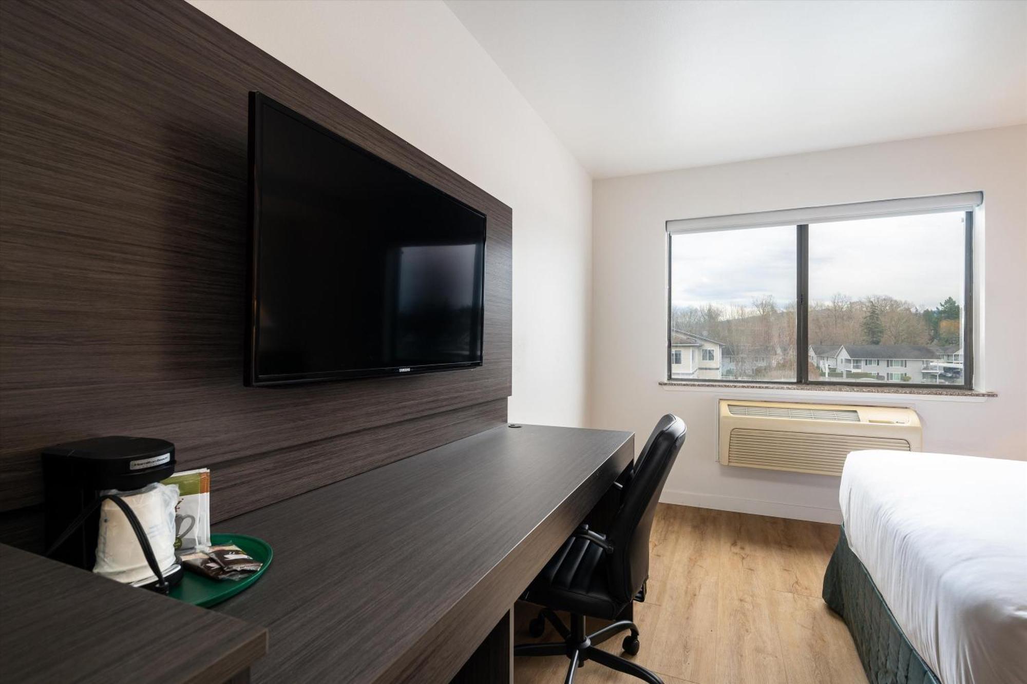 Baymont Inn & Suites By Wyndham Bellingham Bagian luar foto