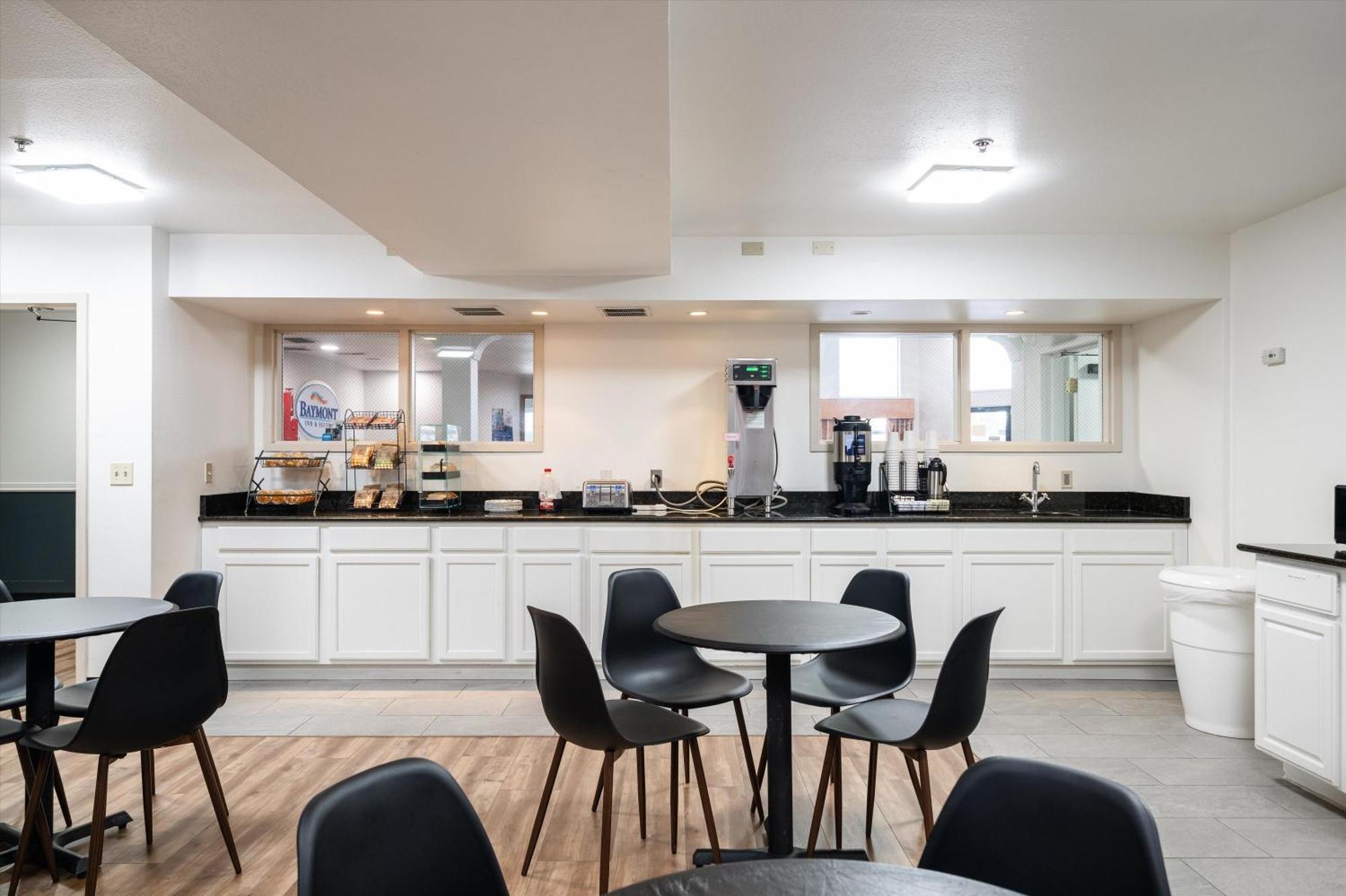 Baymont Inn & Suites By Wyndham Bellingham Bagian luar foto