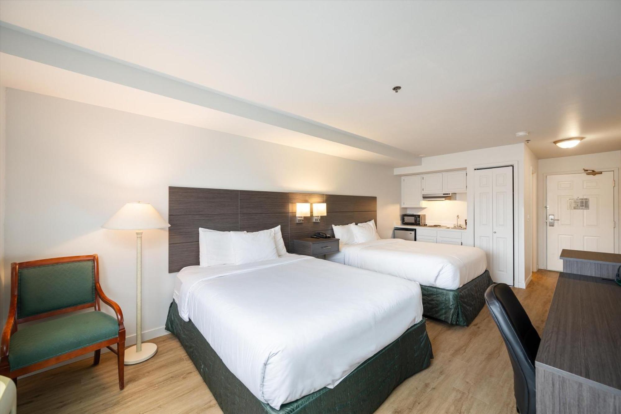 Baymont Inn & Suites By Wyndham Bellingham Bagian luar foto