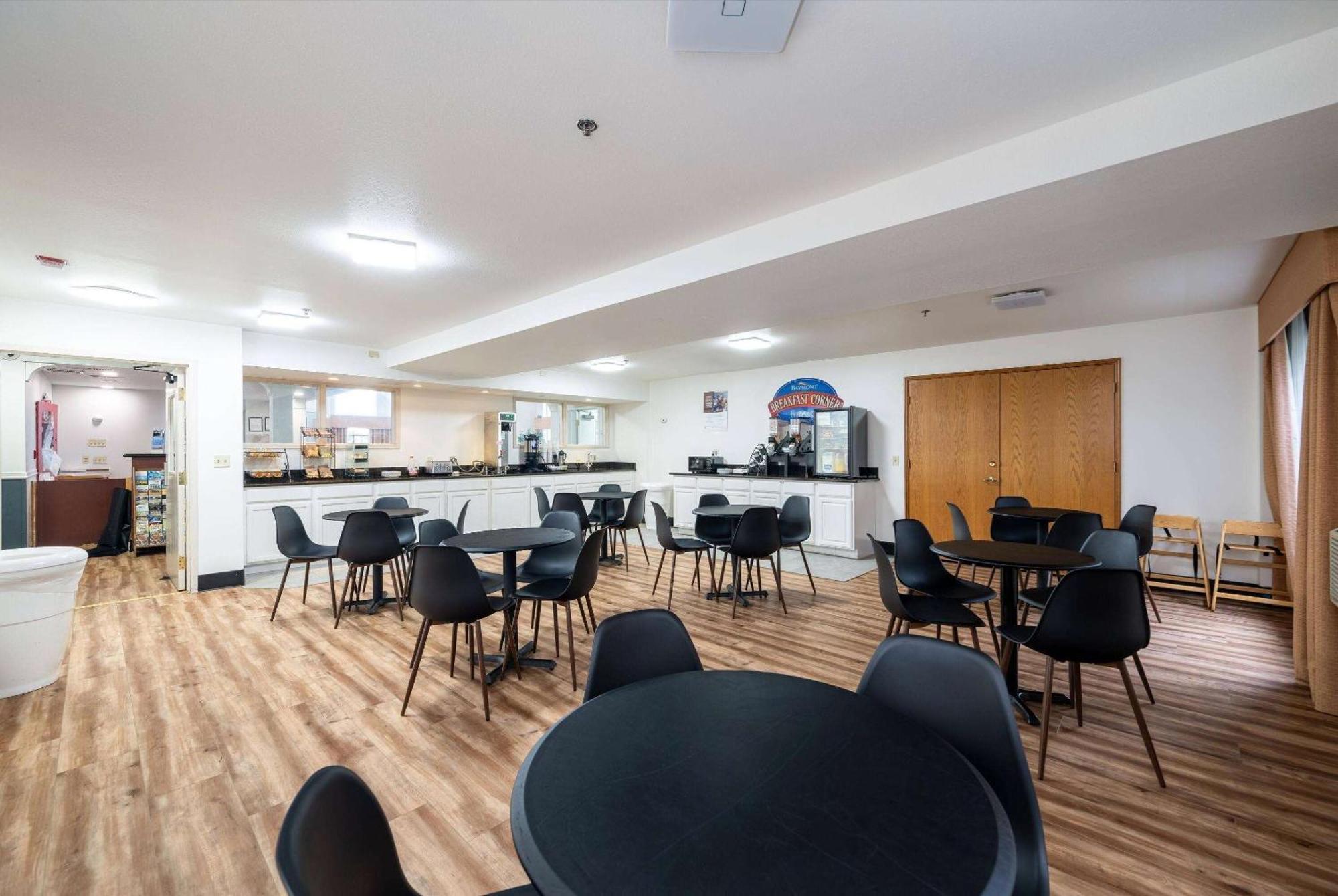 Baymont Inn & Suites By Wyndham Bellingham Bagian luar foto