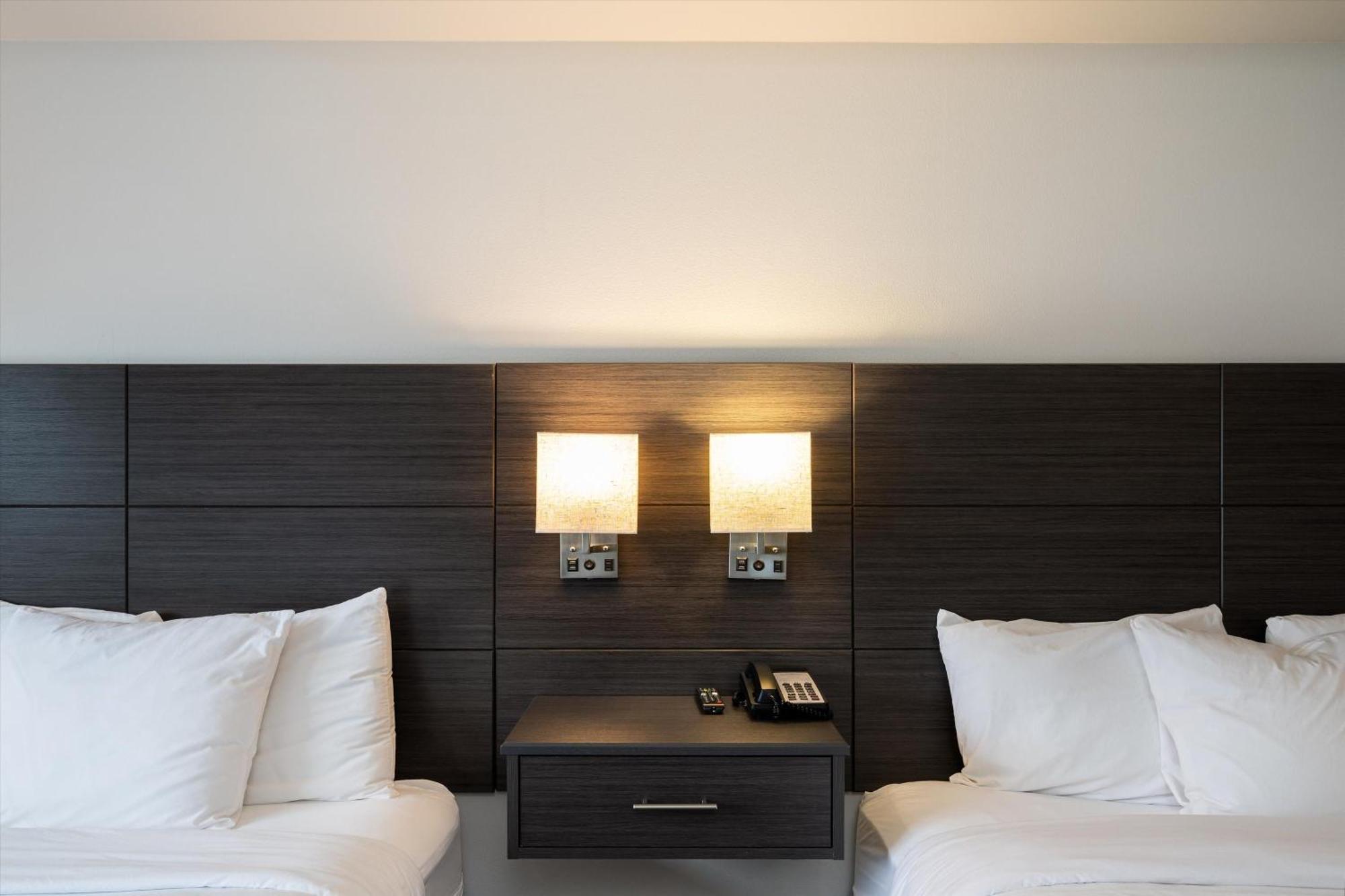 Baymont Inn & Suites By Wyndham Bellingham Bagian luar foto