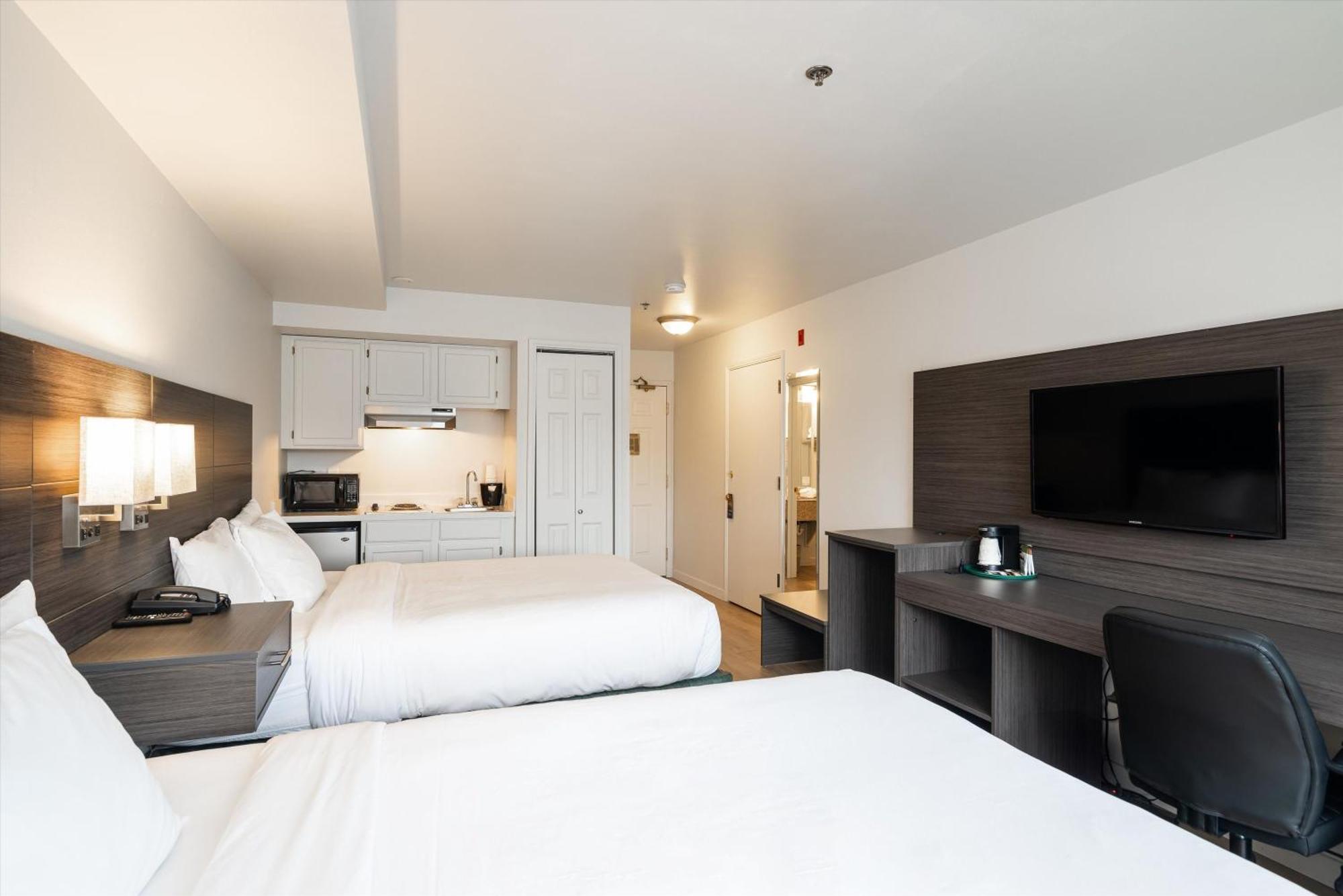 Baymont Inn & Suites By Wyndham Bellingham Bagian luar foto